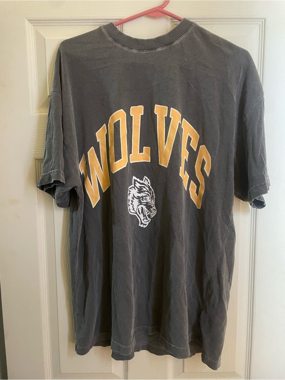Wolves Graphic Short-Sleeve Tee - Charcoal/Gold